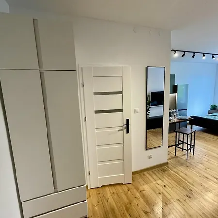 Апартаменти Black & Wood Premium *