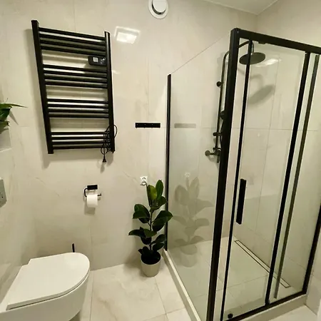 Апартаменти Black & Wood Premium *